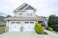 Building Photo - 622 Omaha Dr