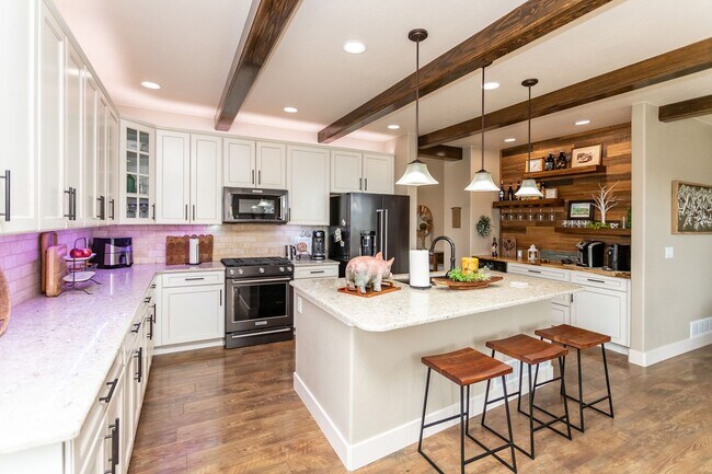 Building Photo - Stunning Flying Horse Patio Home with Stunning Views!!