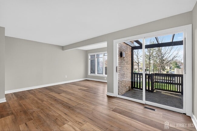 Building Photo - 172 Nathan Dr