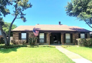 Building Photo - 2113 Kings Rd