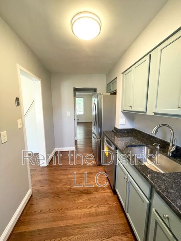 Building Photo - 4710 8th St NE