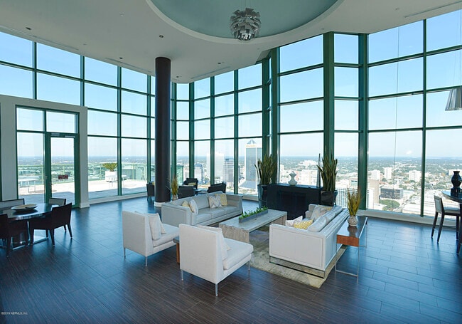 Building Photo - 1431 Riverplace Blvd