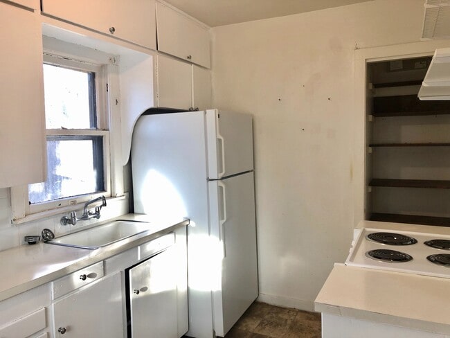 Building Photo - Pre-Leasing - 1 bed 1 bath Near Texas Tech!