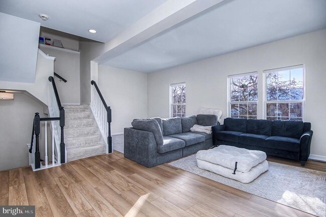 Building Photo - 10159 Elgin Way