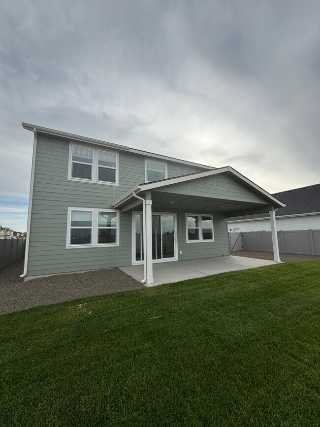 Building Photo - 6893 N Isaiah Ave