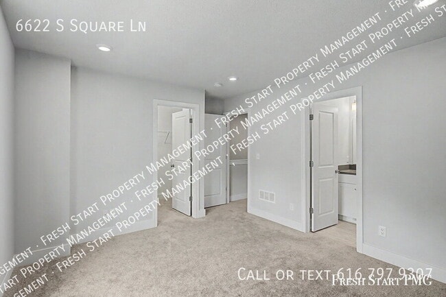 Building Photo - 6622 S Square Ln