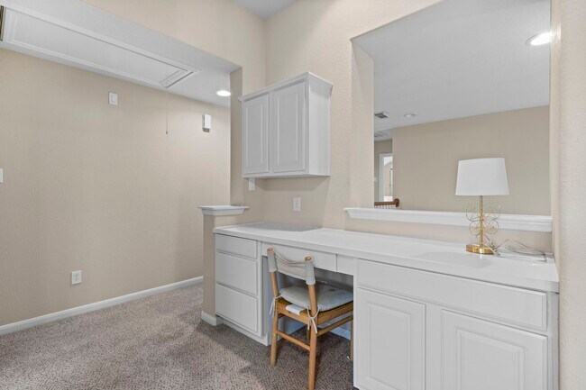 Building Photo - 9431 Thurber Ridge Dr