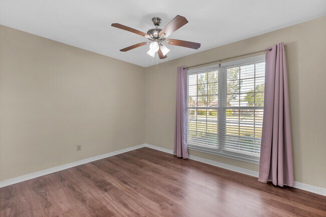 Building Photo - 7710 Charter Oaks Dr
