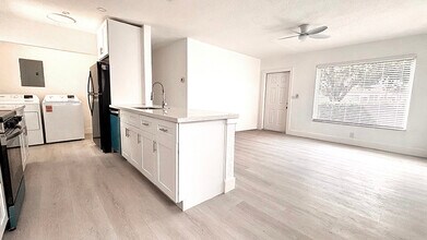 Building Photo - 721 N 68th Ter