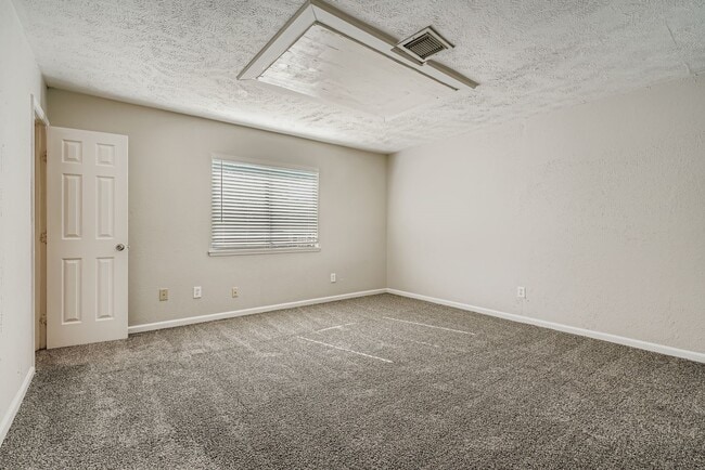 Building Photo - 226 Tara Plantation Dr