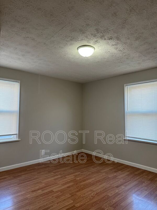 Building Photo - 741 E Mithoff St