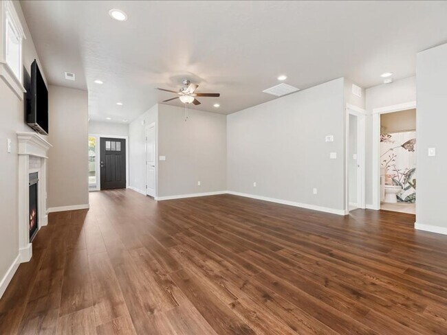 Building Photo - Coming Soon in Meridian! 3 Bed Beauty w/ A...
