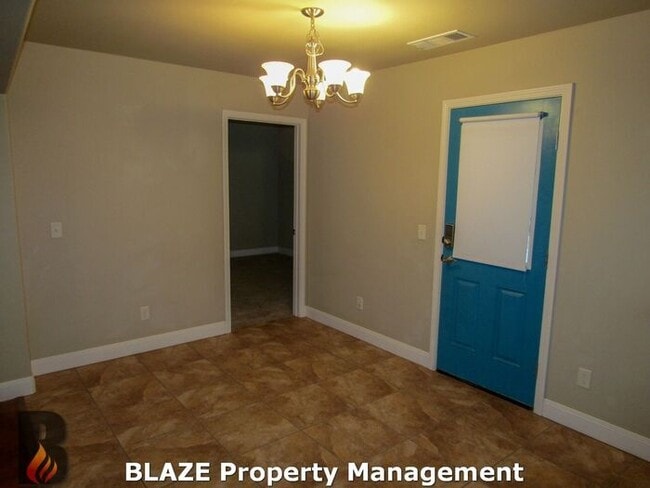 Building Photo - Charming Corner Lot Home in Desirable City...