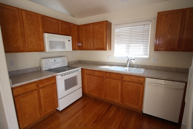 Building Photo - Amazing 5 bedroom home in Desirable Crown Hill Mesa on West Side of town