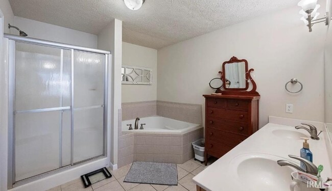 Building Photo - 3434 Alysheba Dr