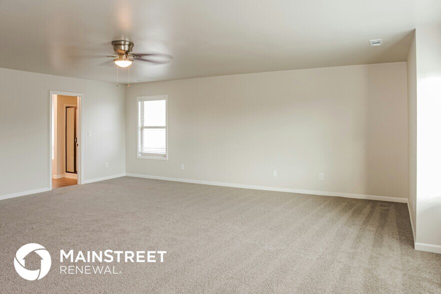 Building Photo - 213 Iron Cir