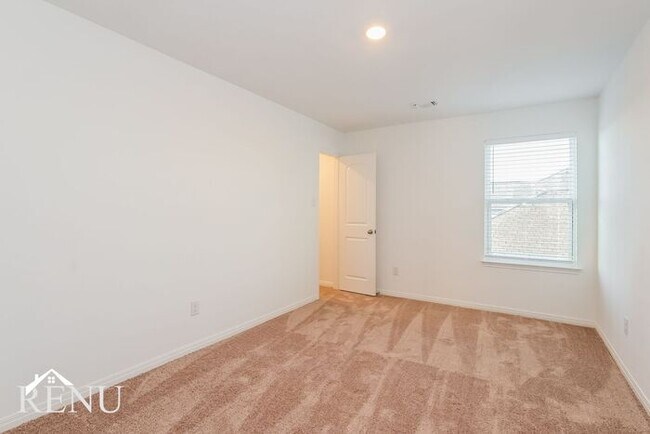 Building Photo - Coming Soon! First Month Free!