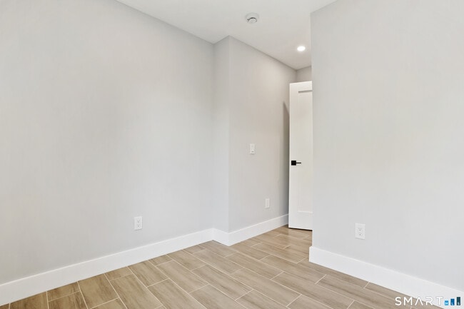 Building Photo - 173 Wellsville Ave