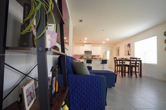 Building Photo - 10770 SW Vasari Way