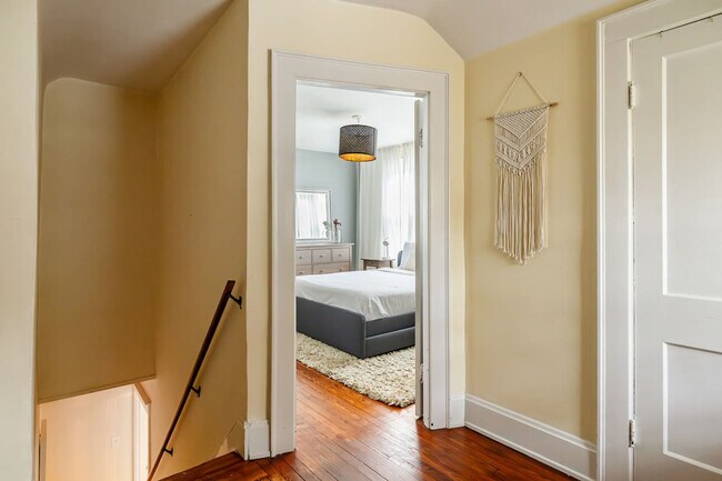 Building Photo - 3935 Oak Park Pl