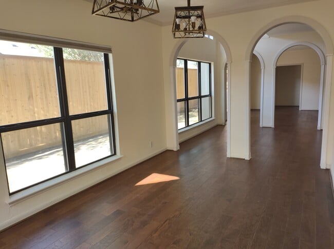Building Photo - 2454 Bering Dr