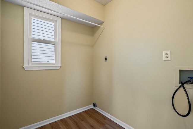 Building Photo - 2601 Hillshire Dr