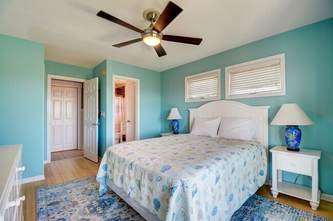 Building Photo - Oceanfront- Pet Friendly- Fully Furnished-...