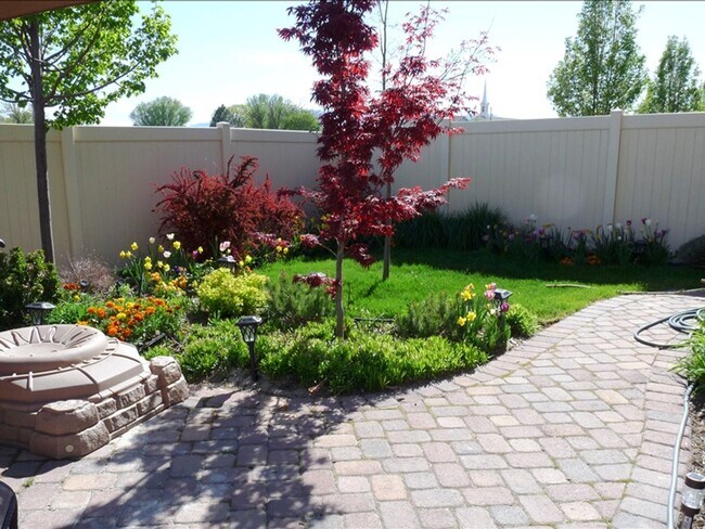 Building Photo - Cambria Townhome End Unit for Rent