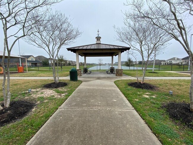 Building Photo - 17518 Stamford Oaks Dr