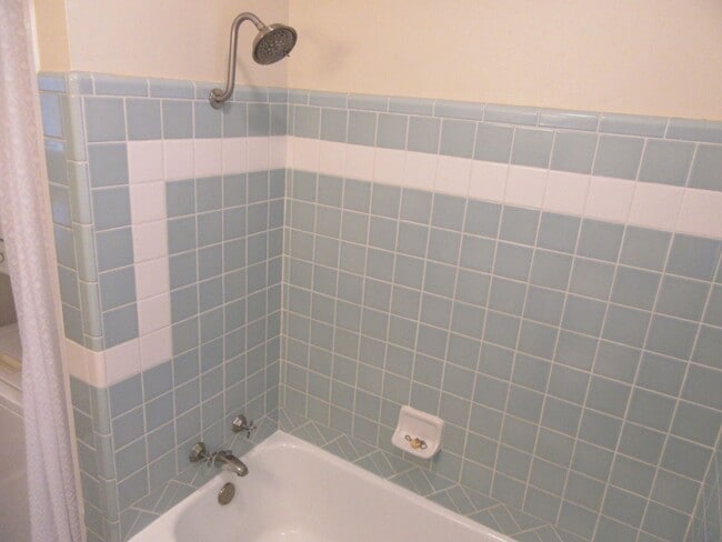 Building Photo - 807 Cherry St