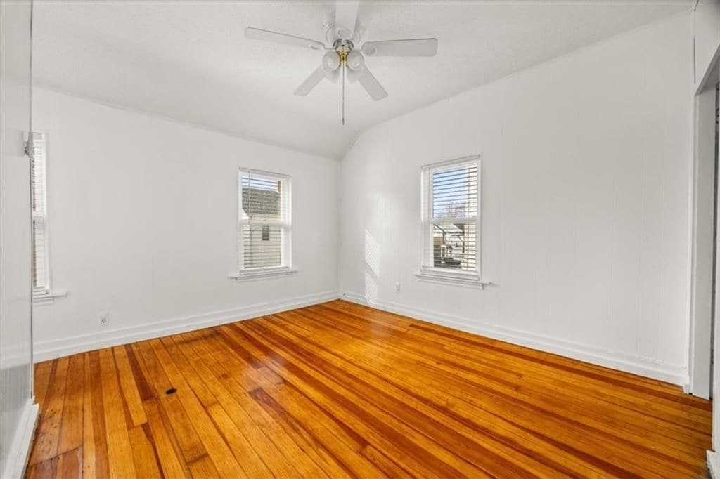 Building Photo - 154 Summit St