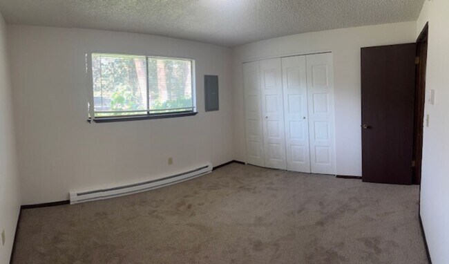 Building Photo - 1095