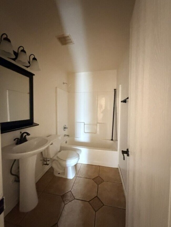 Building Photo - 4303 Sonora Dr