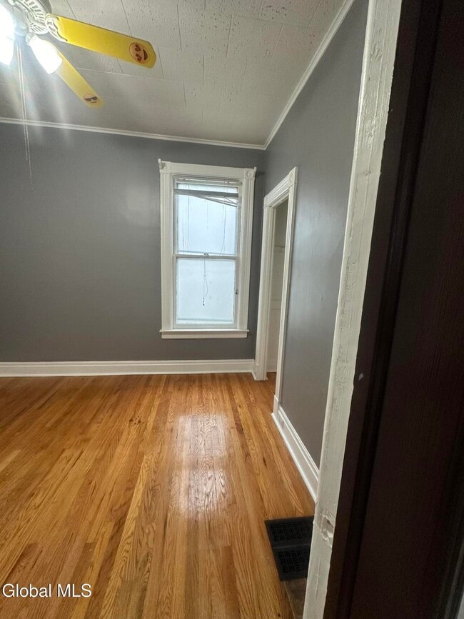 Building Photo - 224 5th Ave