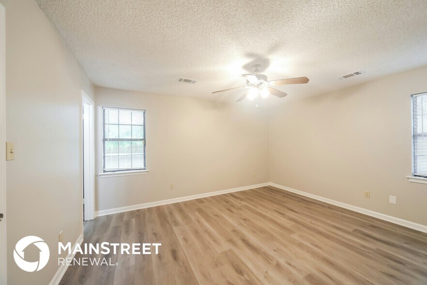 Building Photo - 6055 Chickasaw Dr