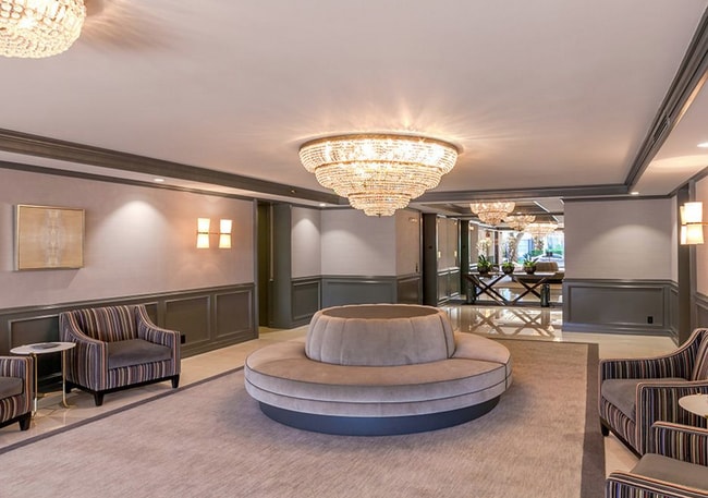 Building Photo - Elegant living in the heart of Beverly Hills