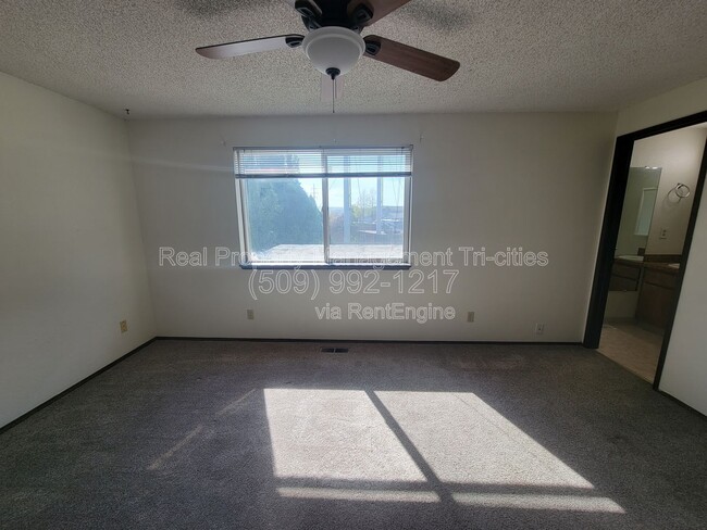 Building Photo - 8831 W Entiat Ave