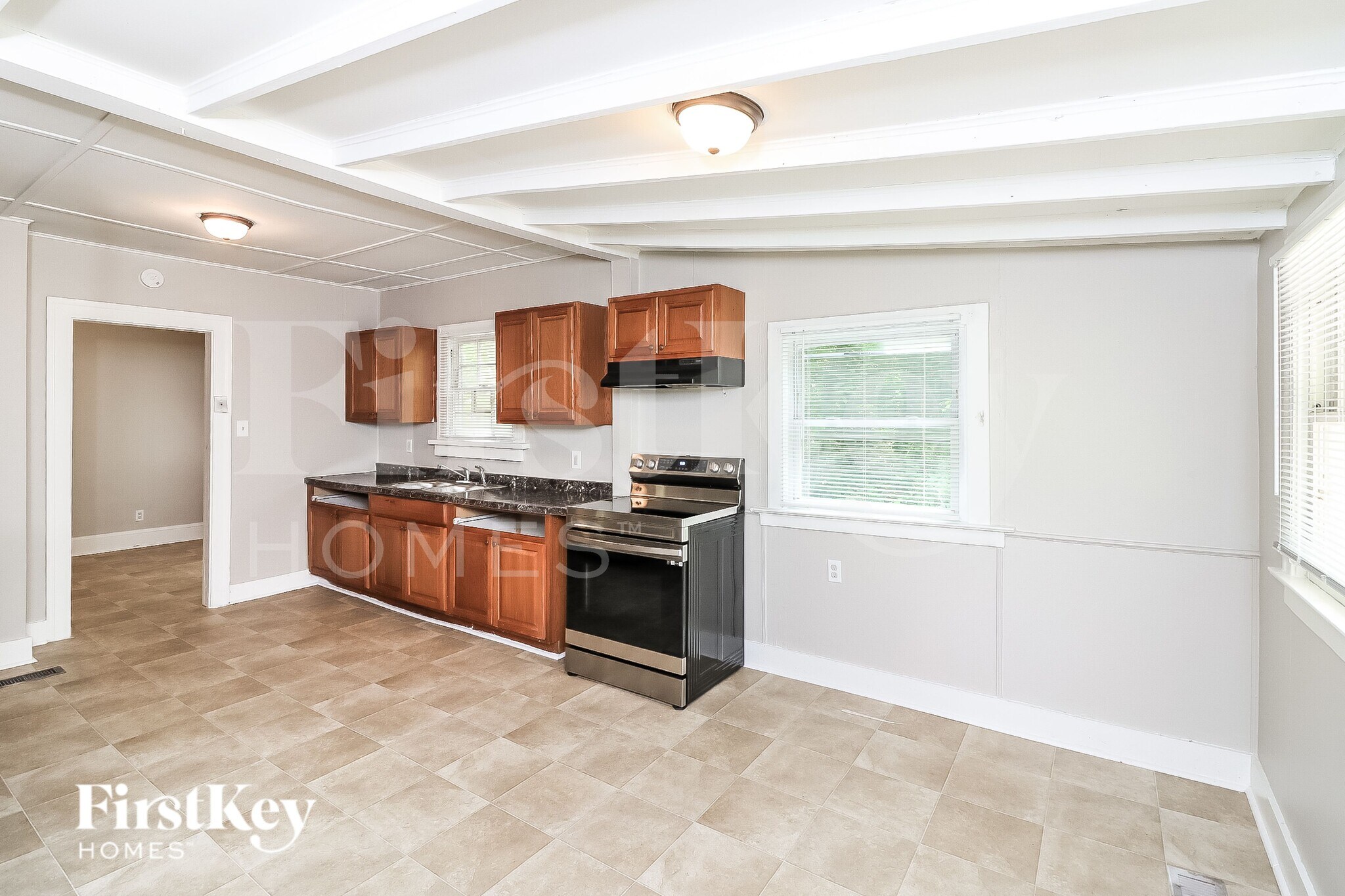 Building Photo - 2641 Sylvan Rd