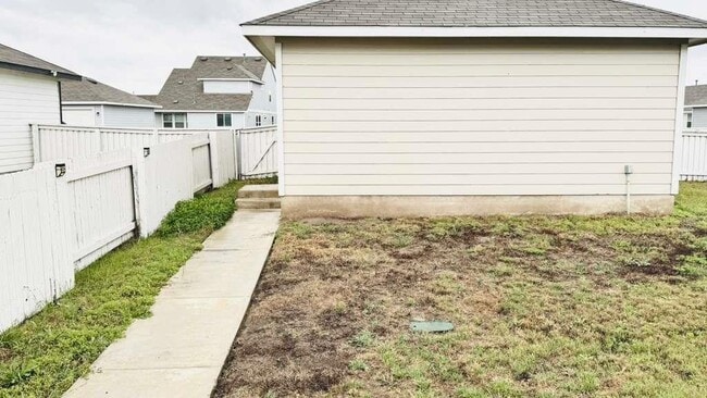 Building Photo - 1305 Goforth Rd