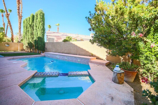 Building Photo - GORGEOUS SUMMERLIN POOL HOME FOR LEASE!