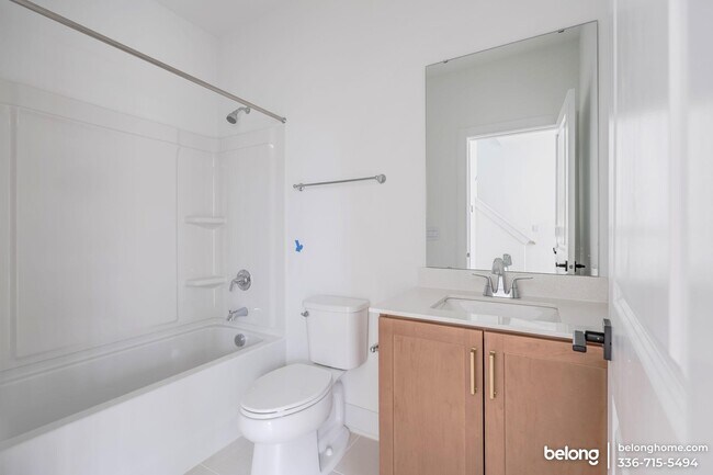 Building Photo - 2120 Opulent Oaks Ln