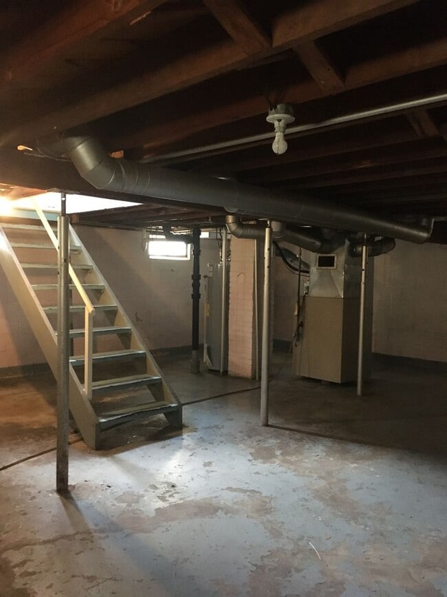 Building Photo - 537 Reed St