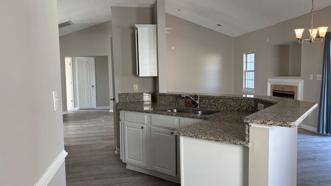 Building Photo - 12045 Evergreen Hollow Dr