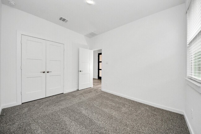 Building Photo - 3209 Anchor Grn Dr