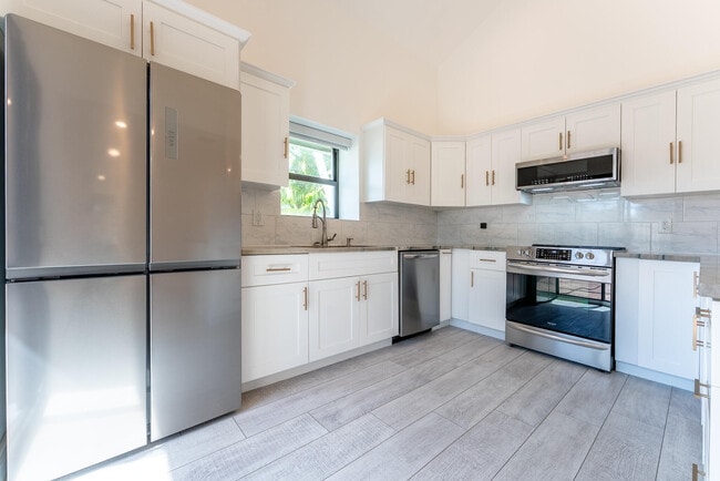 Building Photo - 302 Summerwinds Ln