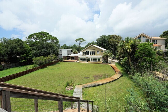 Building Photo - Waterfront in Shalimar with Dock and Lift