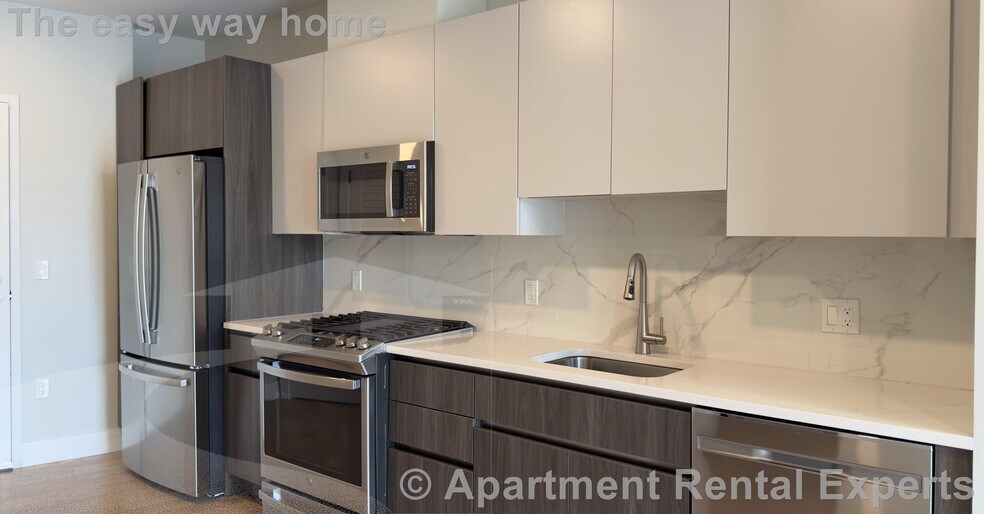 Building Photo - 9 Central St