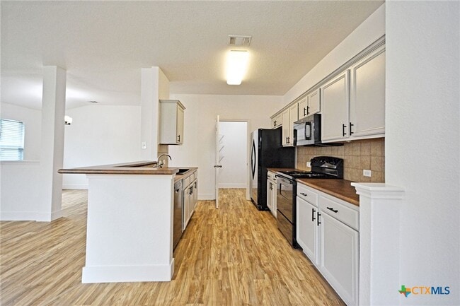 Building Photo - 2539 Fayette Dr