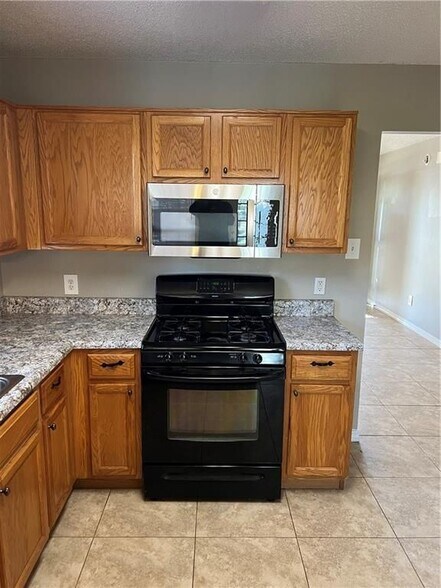 Building Photo - 611 Westchase Ct N