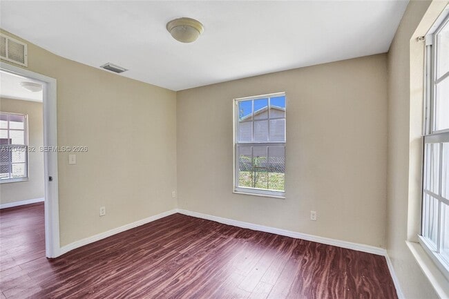 Building Photo - 727 22nd St